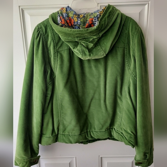 Green Jacket - Picture 2 of 6